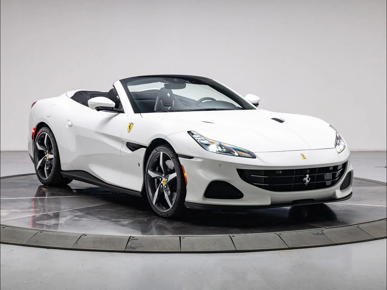 Used 2023 Bianco Cervino Ferrari M image 7