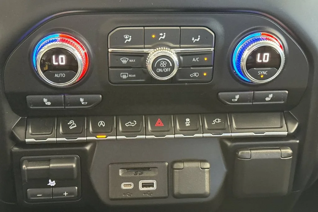 Used 2021 QUICKSILVER METALLIC GMC SLT image 19