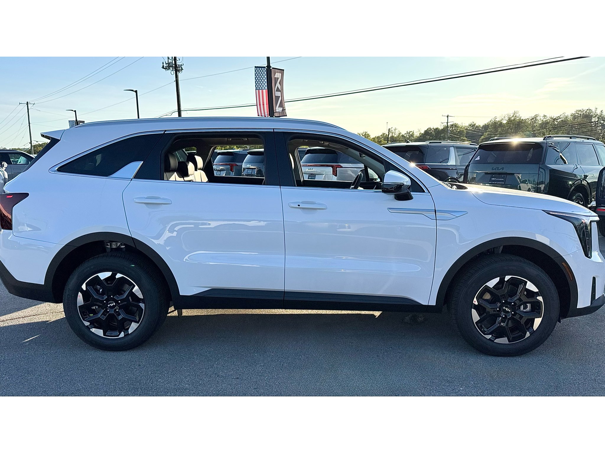 New 2026 Glacial White Pearl Kia S image 3
