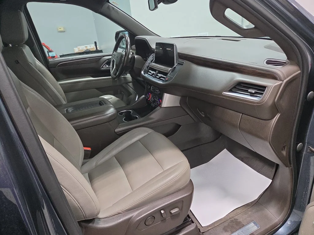Used 2021 Gray Chevrolet Z71 image 20