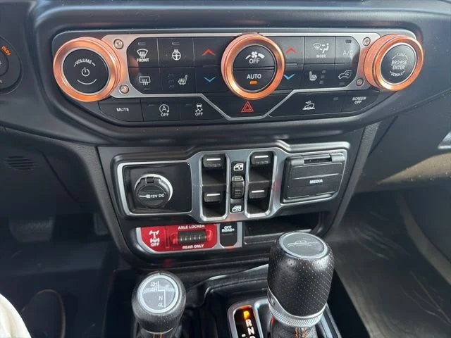 Used 2022 Limited Edition Gobi Clearcoat Jeep Mojave image 19