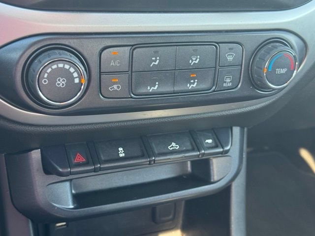 Used 2016 SILVER ICE METALLIC Chevrolet 4WD LT image 33
