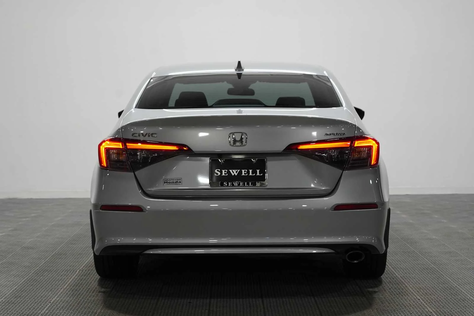Used 2024 Lunar Silver Metallic Honda Sport image 5