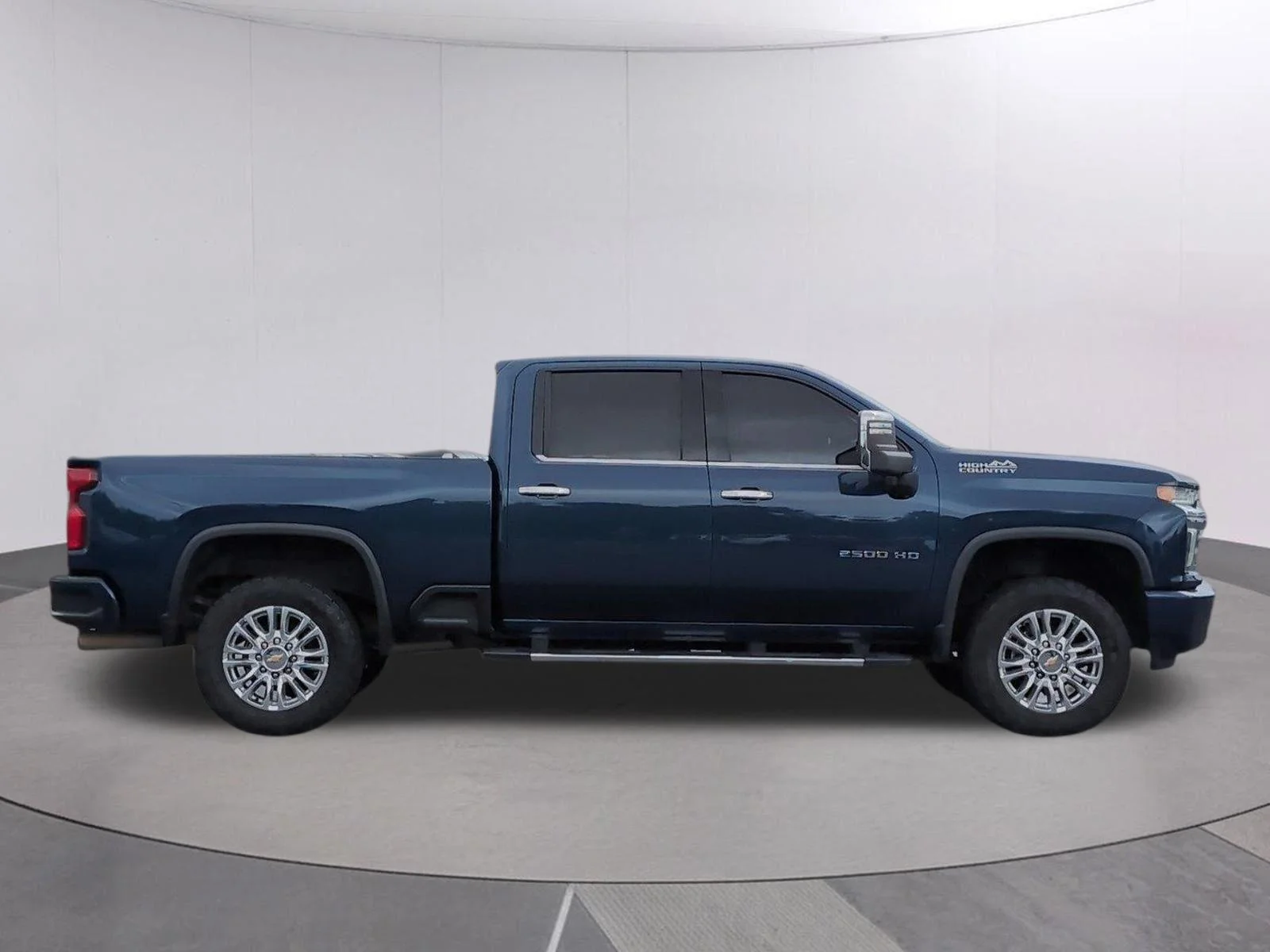 Used 2022 Northsky Blue Metallic Chevrolet High Country image 7