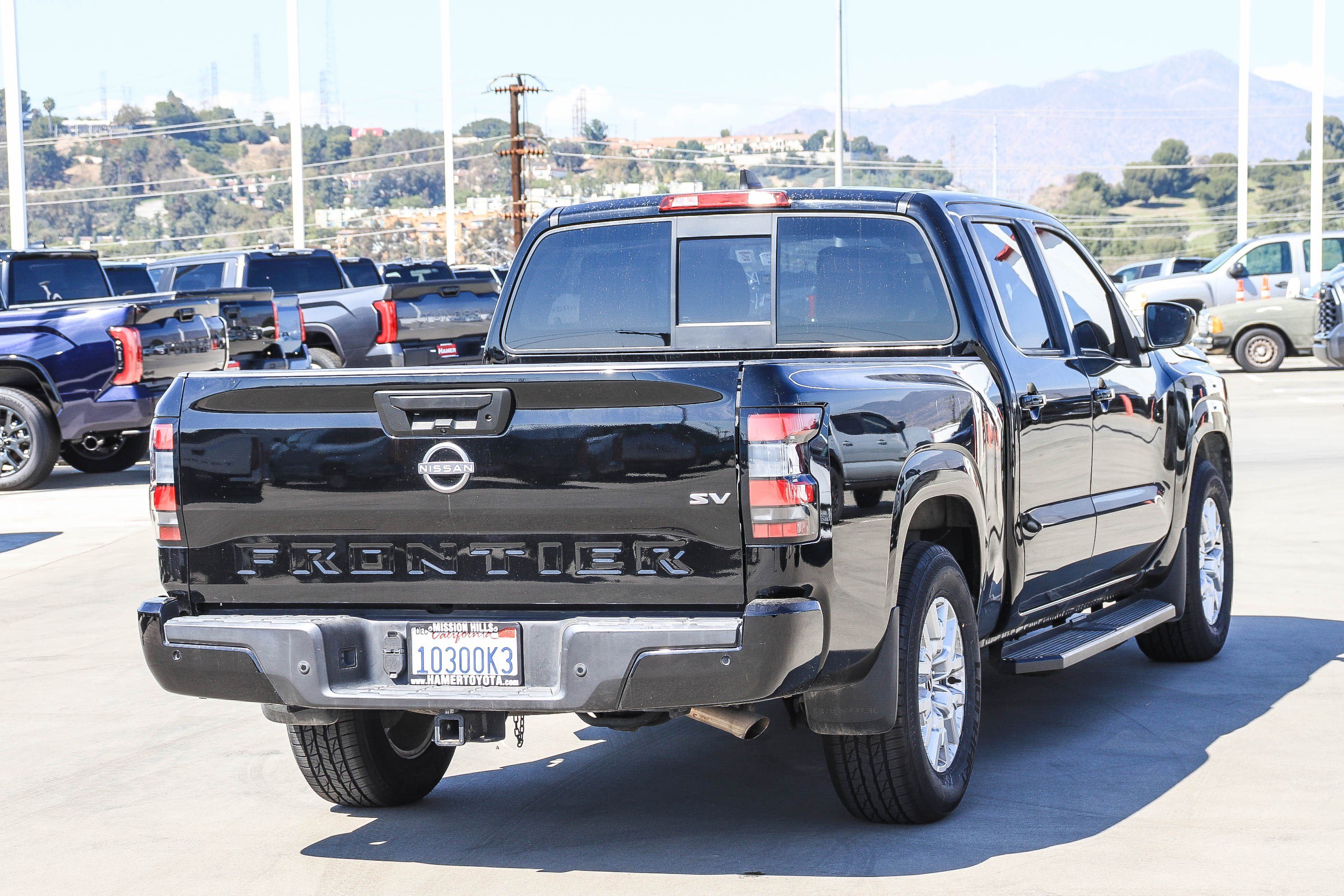 Used 2022 Super Black Nissan SV image 4