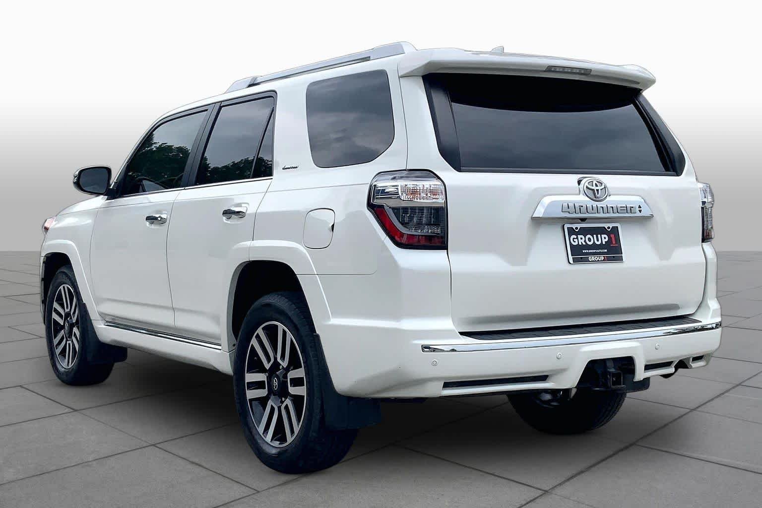 Used 2018 Blizzard Pearl Toyota Limited image 12