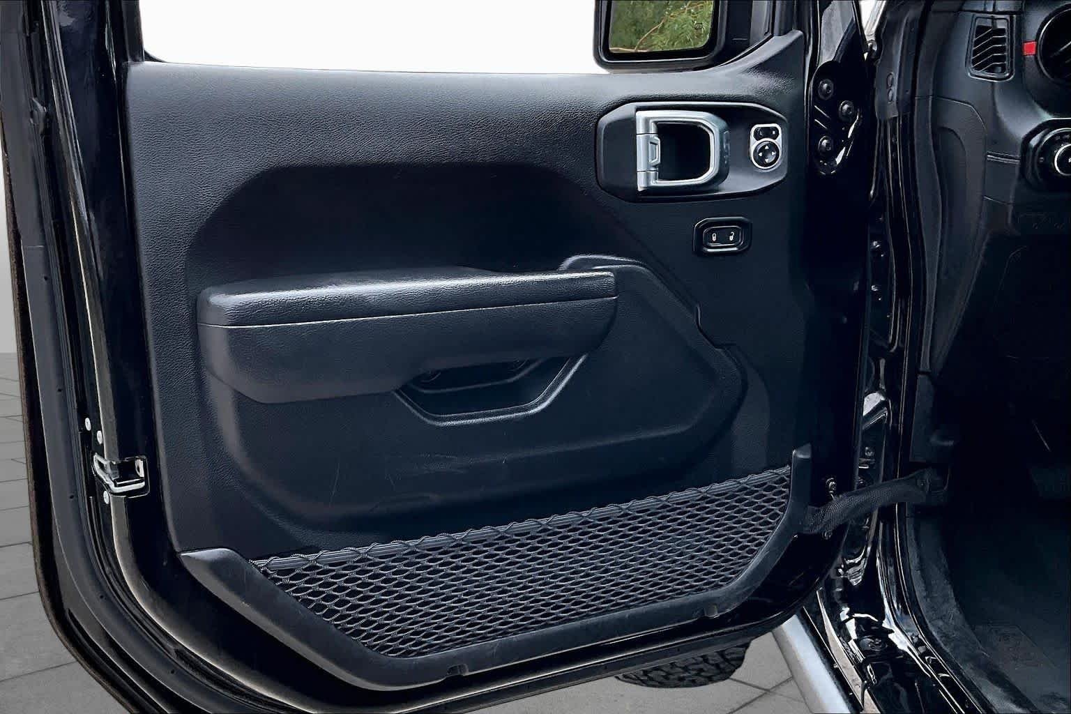 Used 2026 Black Clearcoat Jeep Rubicon image 21