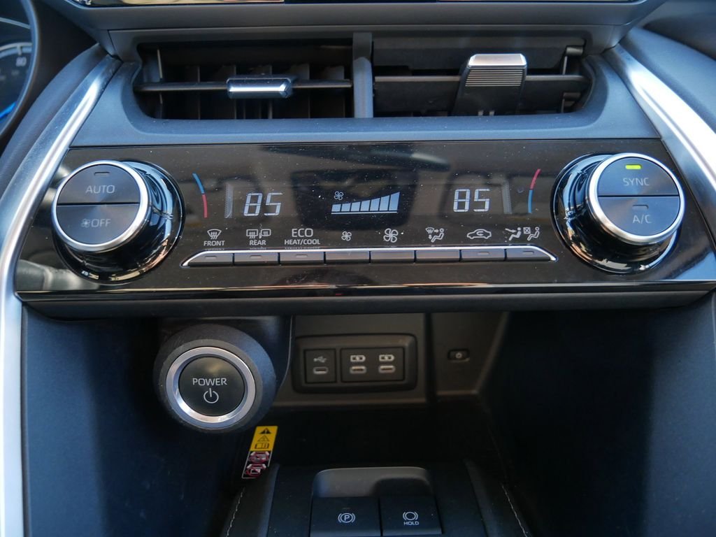 2024 Toyota Venza LE - Photo 27