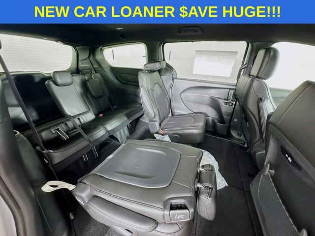 2025 Chrysler Pacifica Select - Photo 26