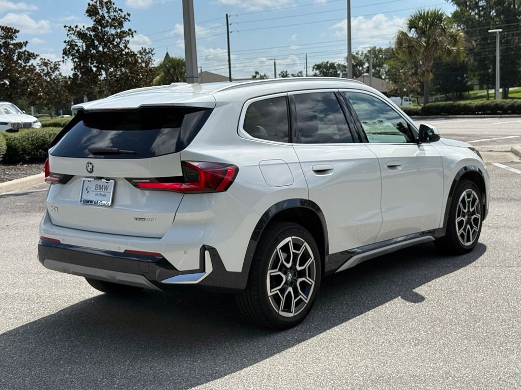 Used 2024 Mineral White Metallic BMW xDrive28i image 5