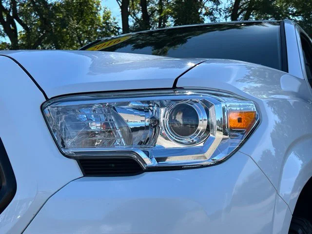 Used 2016 White Toyota SR image 10