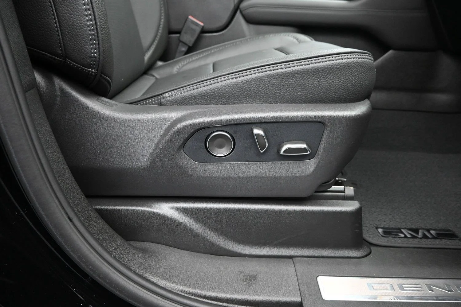 New 2026 Onyx Black GMC Denali image 10