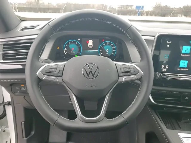 2025 Volkswagen Atlas Cross Sport SE - Photo 18