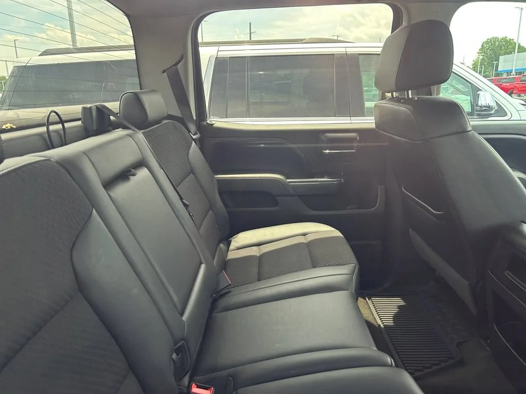 Used 2016 White GMC SLE image 8