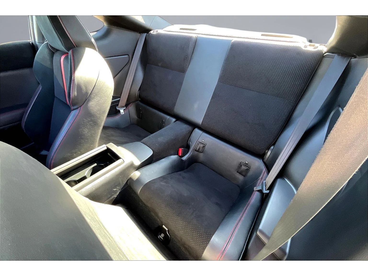 Used 2022 White Subaru Limited image 17
