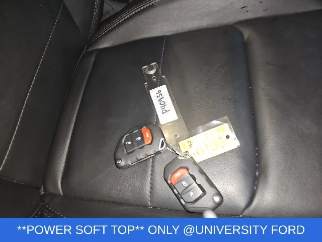 Used 2023 Red Jeep Altitude image 32
