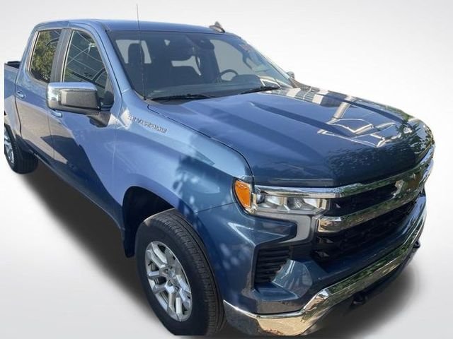 Used 2024 Blue Chevrolet LT image 3