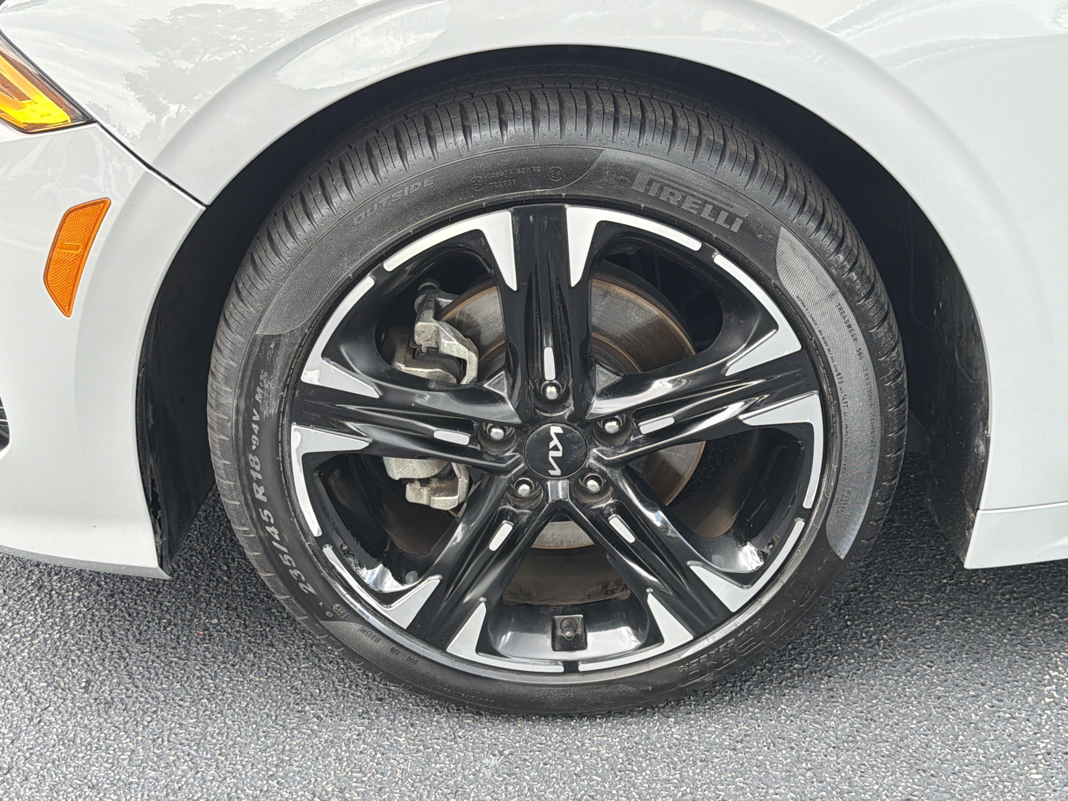 Used 2024 Wolf Gray Kia GT-Line image 35