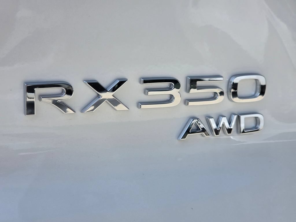 New 2026 Eminent White Pearl Lexus PREMIUM image 8