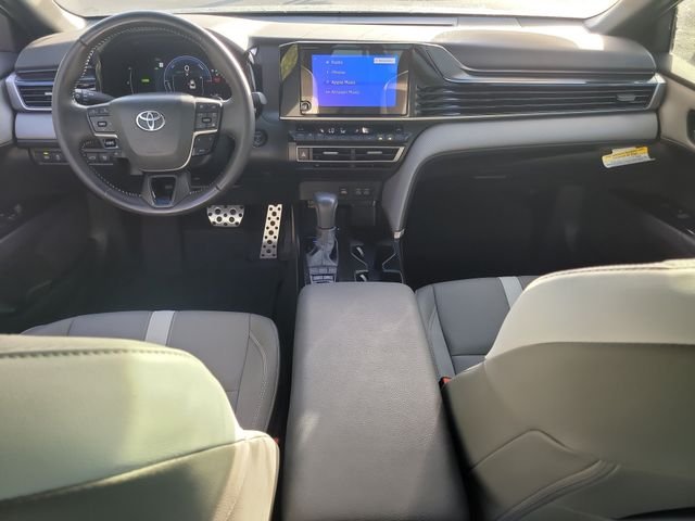Used 2025  Toyota SE image 12