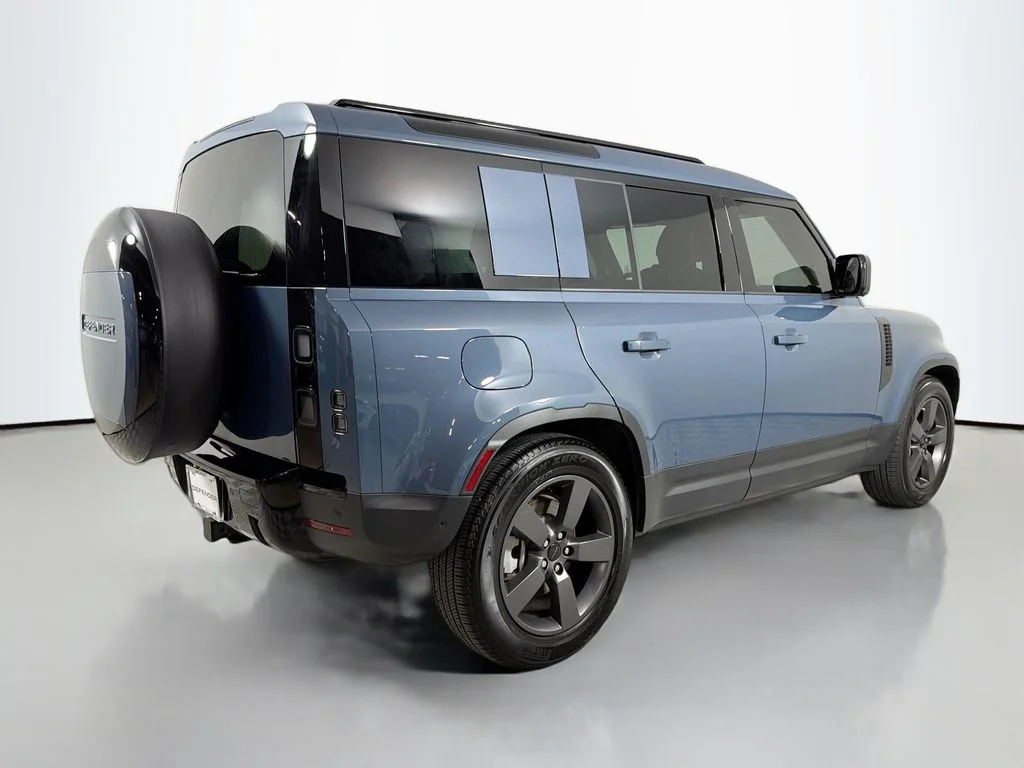 Used 2026 Blue Land Rover S image 5
