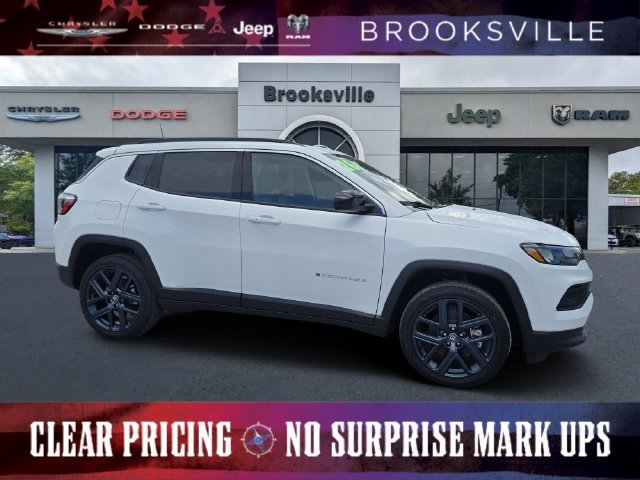 New 2026 Bright White Clear-Coat Exterior Paint Jeep Latitude image 1