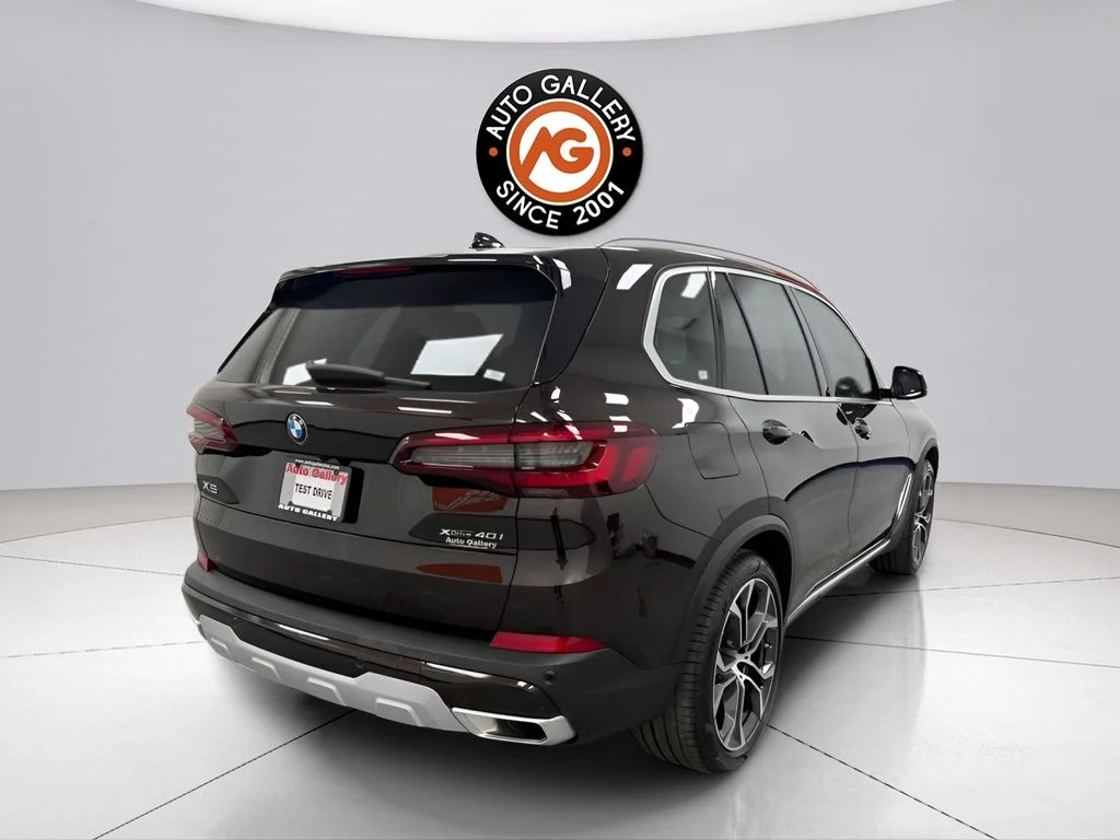 Used 2023 Brown BMW xDrive40i image 7