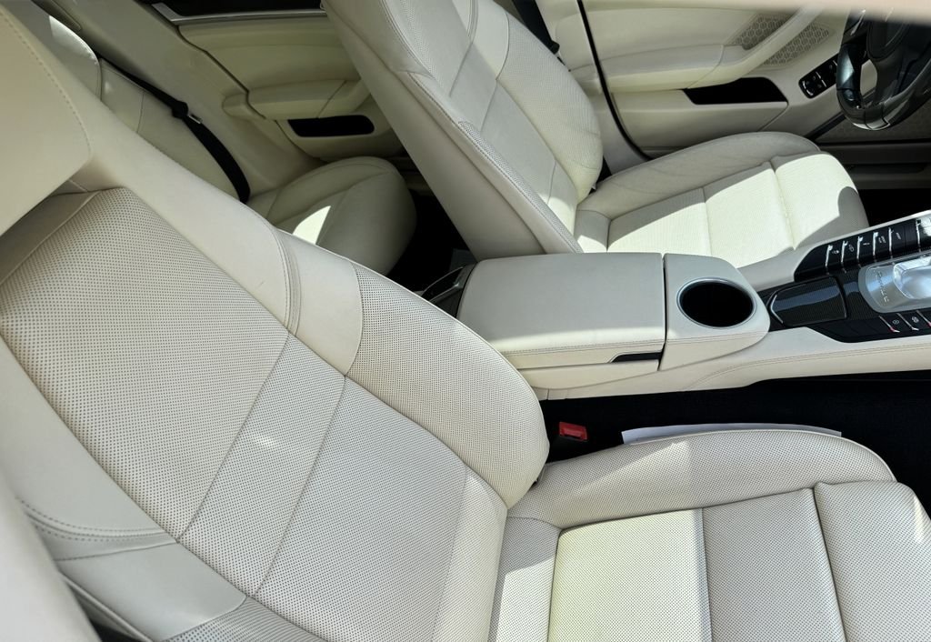 Used 2013 Black Porsche Turbo image 31
