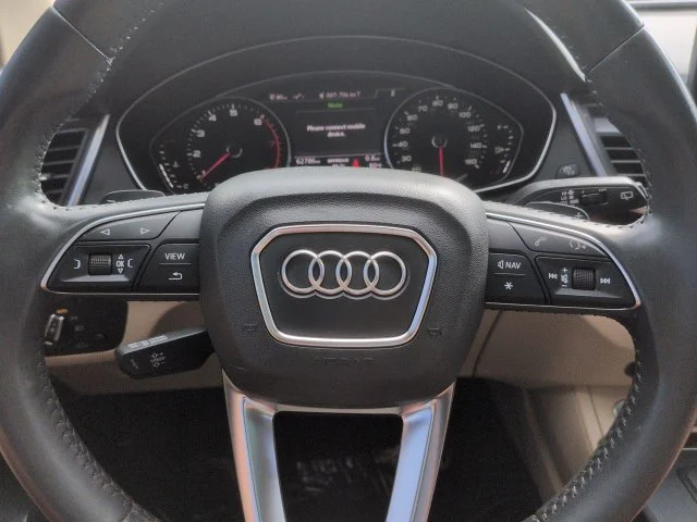 Used 2019 Mythos Black Metallic Audi 2.0T Premium image 29