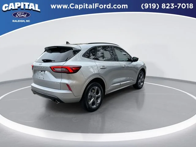 Used 2023 Silver Ford ST-Line image 8