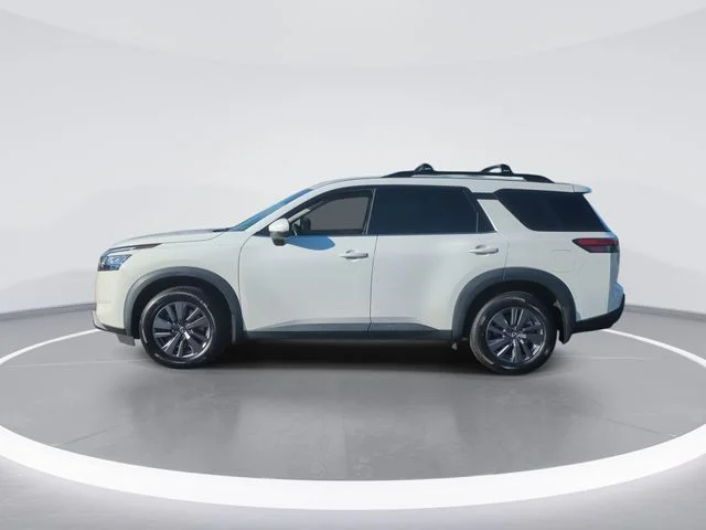 Used 2022 White Nissan SV image 5