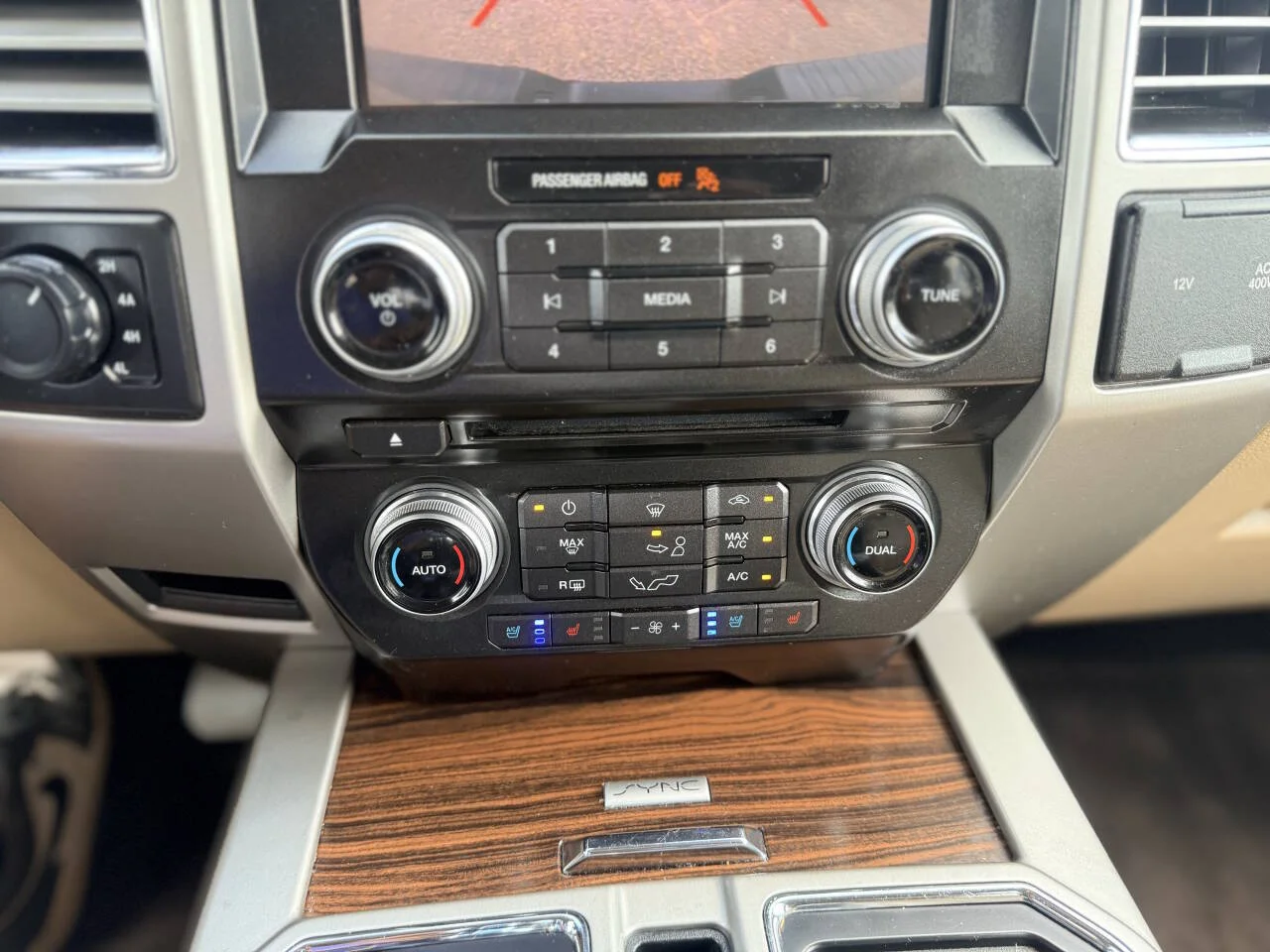 Used 2015 Blue Ford Lariat 4x4 4dr SuperCrew 5.5 ft. SB image 20