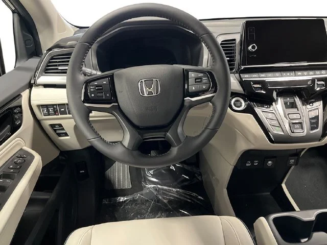 New 2027 Radiant Red Metallic II Honda Touring image 21