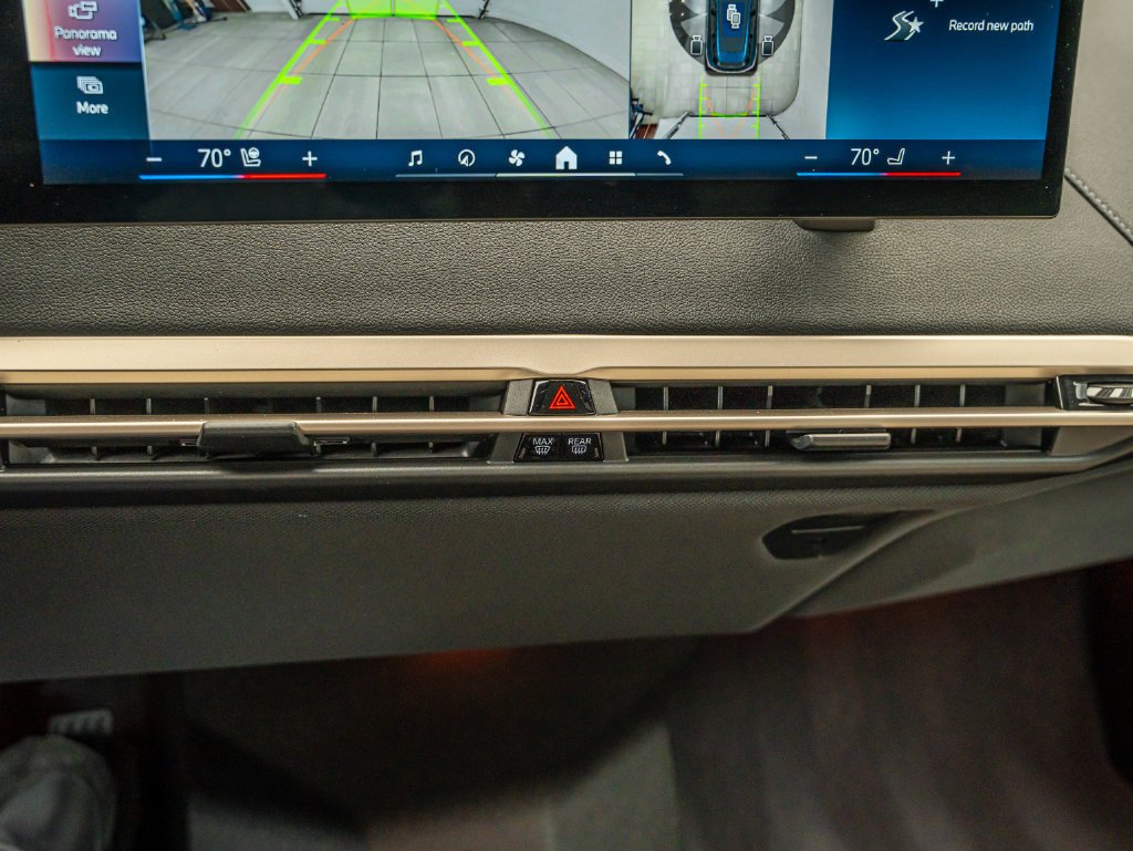 Used 2024 Phytonic Blue Metallic BMW xDrive50 image 33
