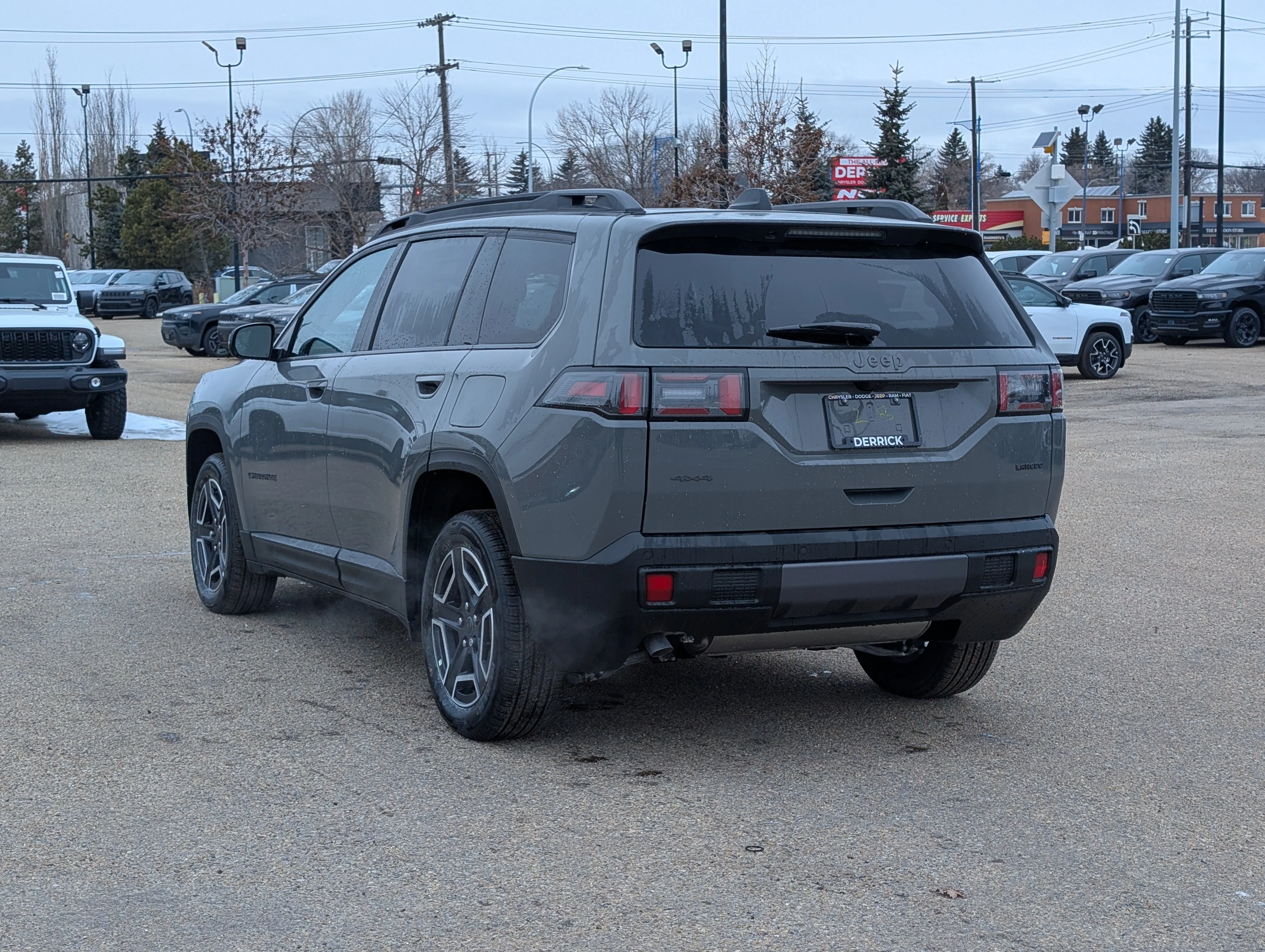 New 2026 Sting-Grey Jeep Laredo image 4
