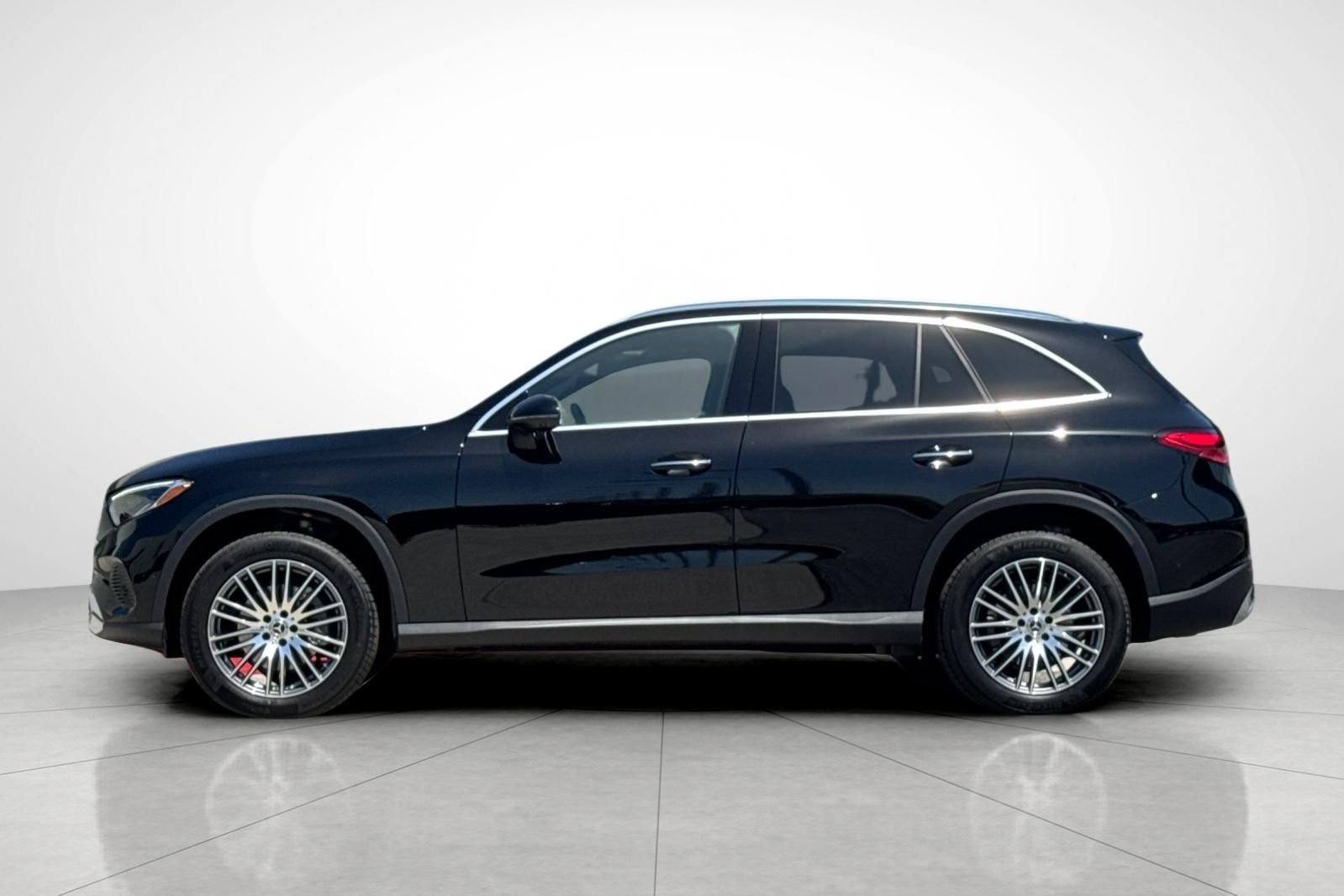 New 2026 Black Mercedes-Benz GLC 300 image 34