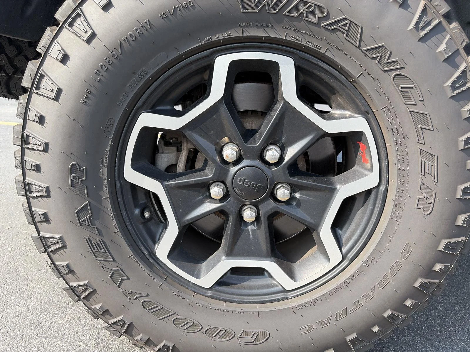 Used 2022 Hydro Blue Pearlcoat Jeep Rubicon image 9