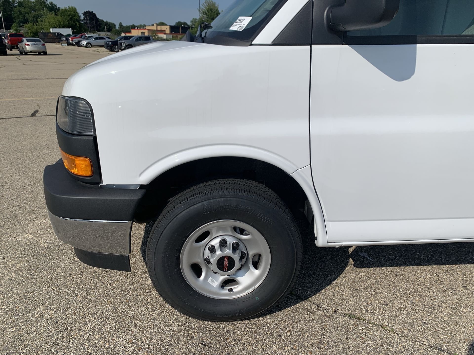 New 2025 Summit White GMC 1WT image 41