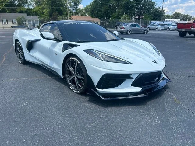 Used 2021 White Chevrolet Stingray image 6
