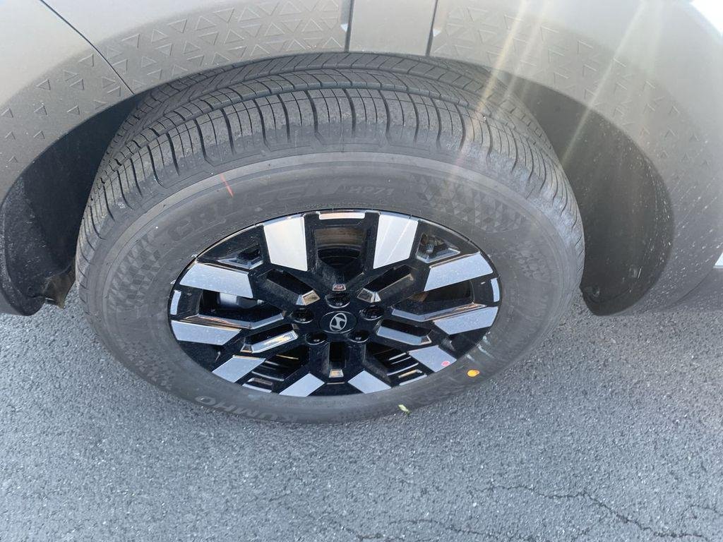 New 2026 White Hyundai SEL AWD image 10