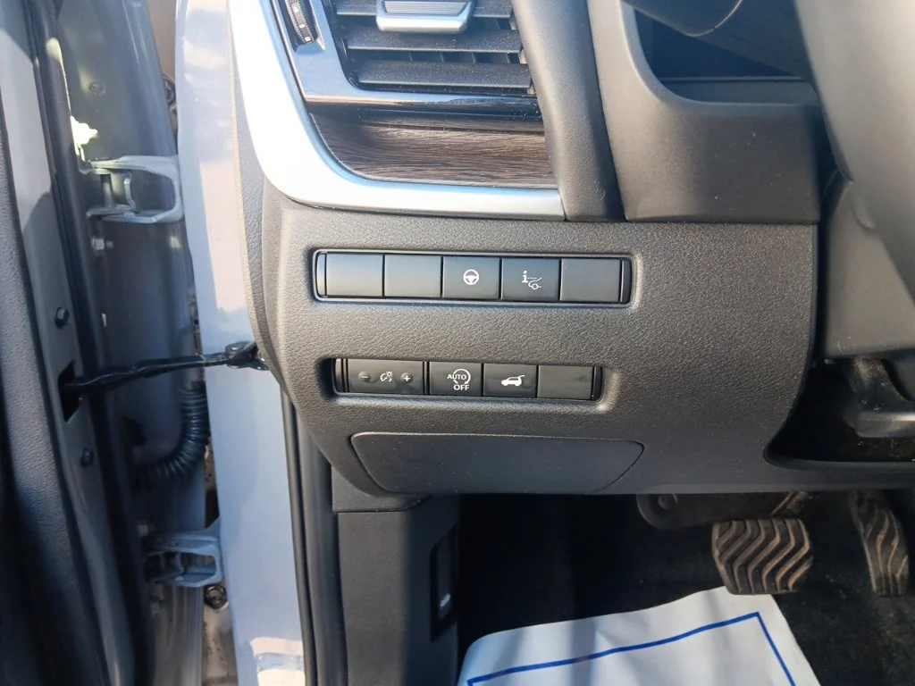 Used 2025 Boulder Gray Pearl Nissan Platinum image 21