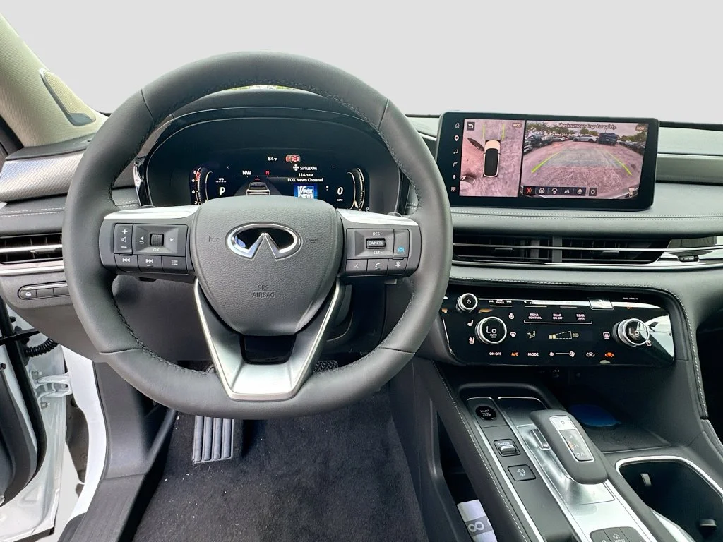 New 2027 RADIANT WHITE INFINITI Luxe FWD image 11