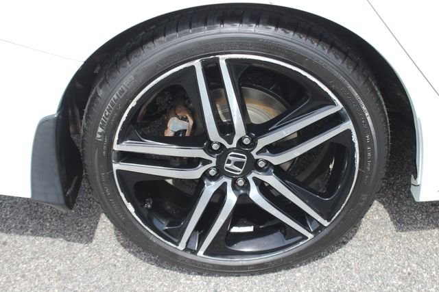 Used 2017 White Honda Touring image 36