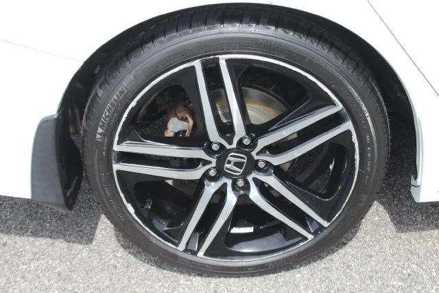 Used 2017 White Honda Touring image 36