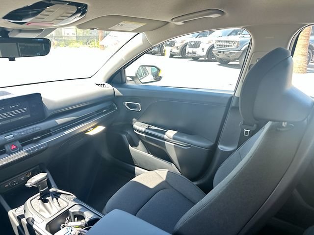 New 2026 Snow White Pearl Kia LX image 23