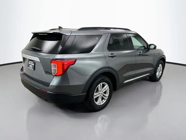 Used 2023 Gray Metallic Ford XLT image 7