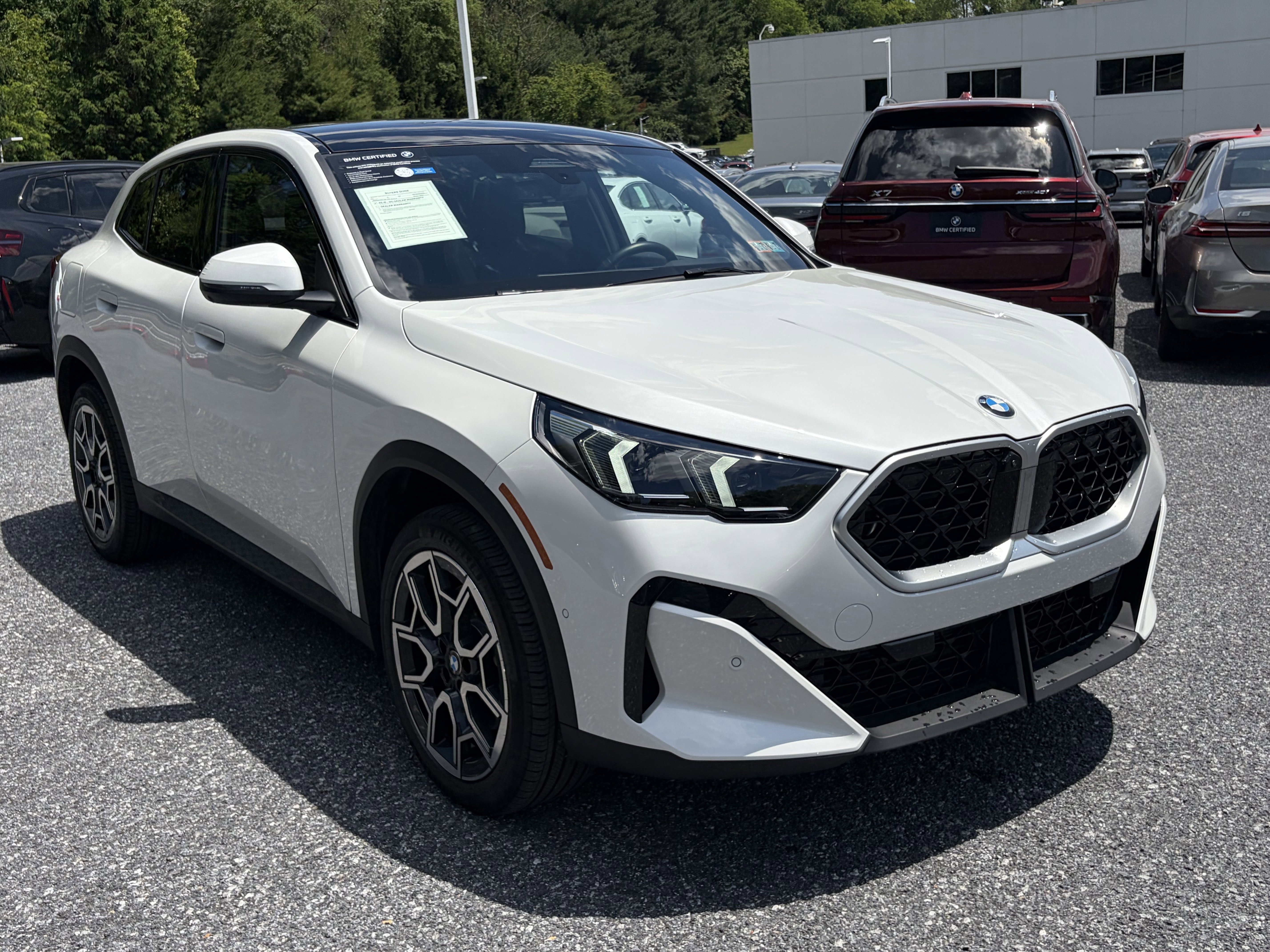 Certified Used 2025 Mineral White Metallic BMW xDrive28i image 3