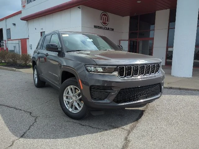 New 2026 Baltic Gray Metallic Clear-Coat Exterior Paint Jeep Laredo X image 2