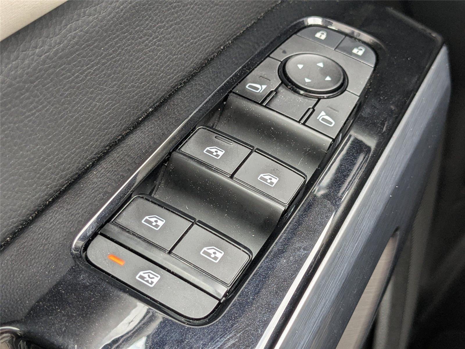 Used 2022 Deep Ocean Blue Pearl Nissan SL image 22