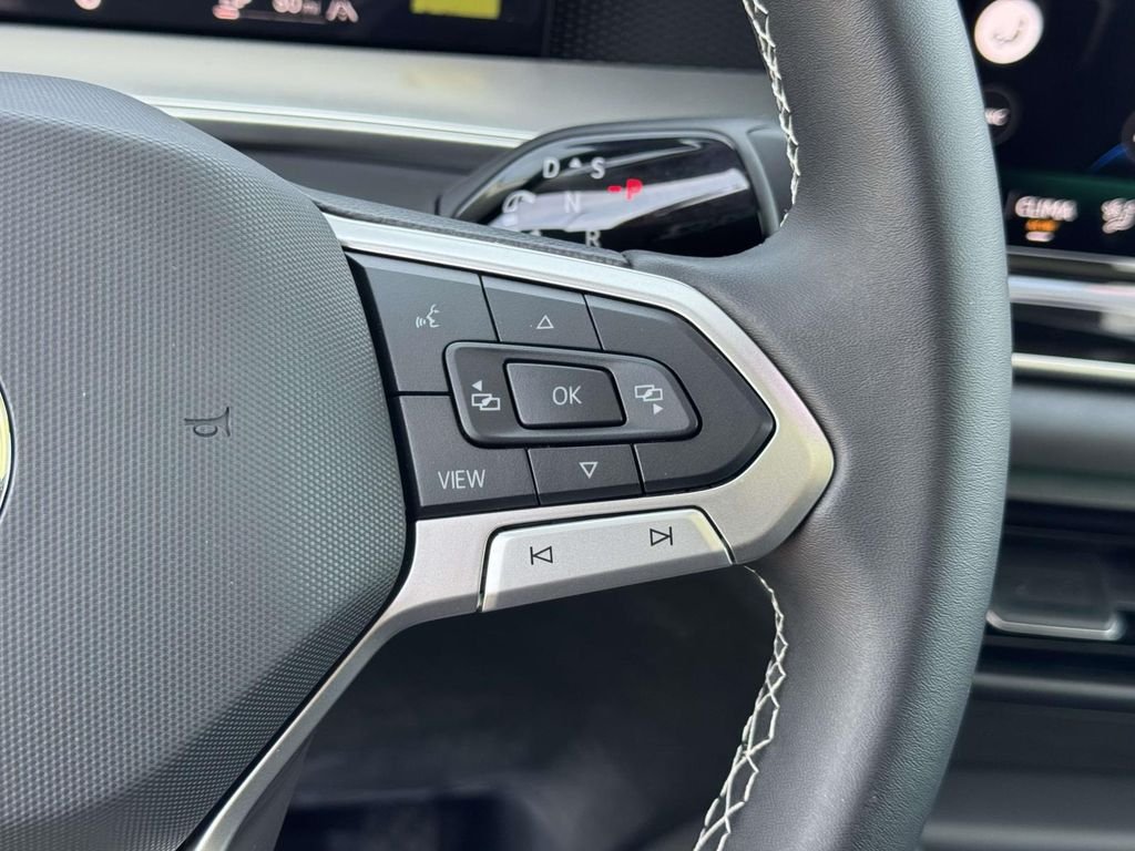 2025 Volkswagen Tiguan SE - Photo 24